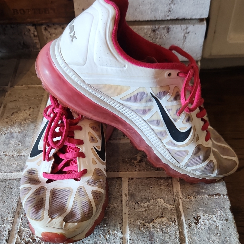 Nike Air Max Women's White and Pink Nike Running Shoes, SIZE 8